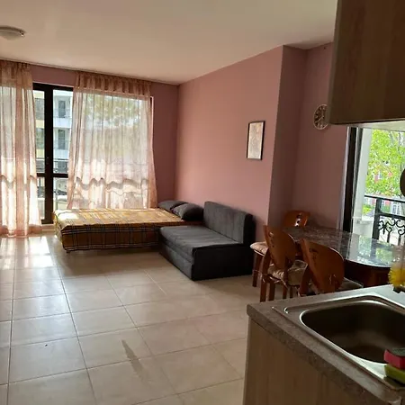 U-dacha * Słoneczny Brzeg